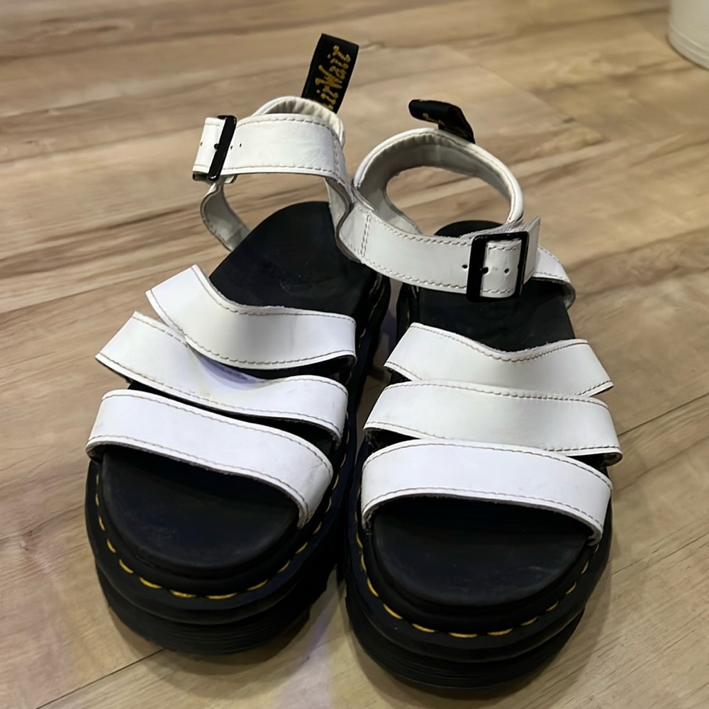 Dr. Marten’s Blaire Hydro Leather Strap sandals size 7
